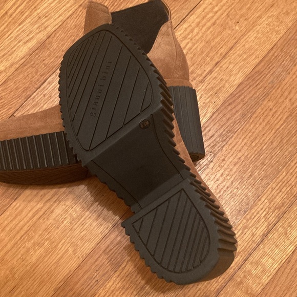 New Gianni Bini Women's Ryker Suede Lug Sole Platform Booties - Picture 4 of 7